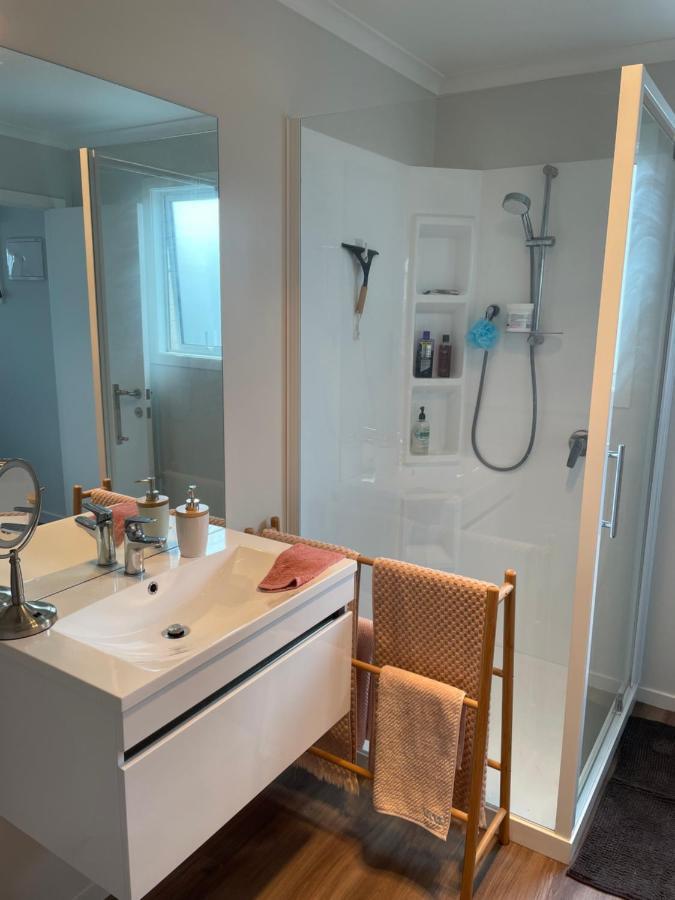 Modern Studio Apartment Мотуэка Экстерьер фото