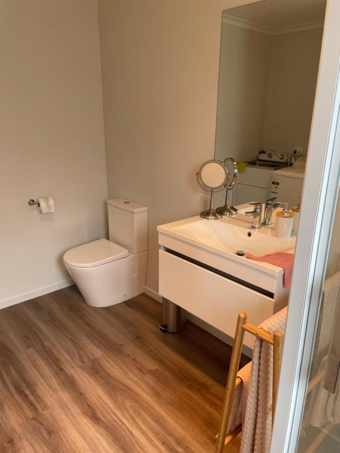 Modern Studio Apartment Мотуэка Экстерьер фото