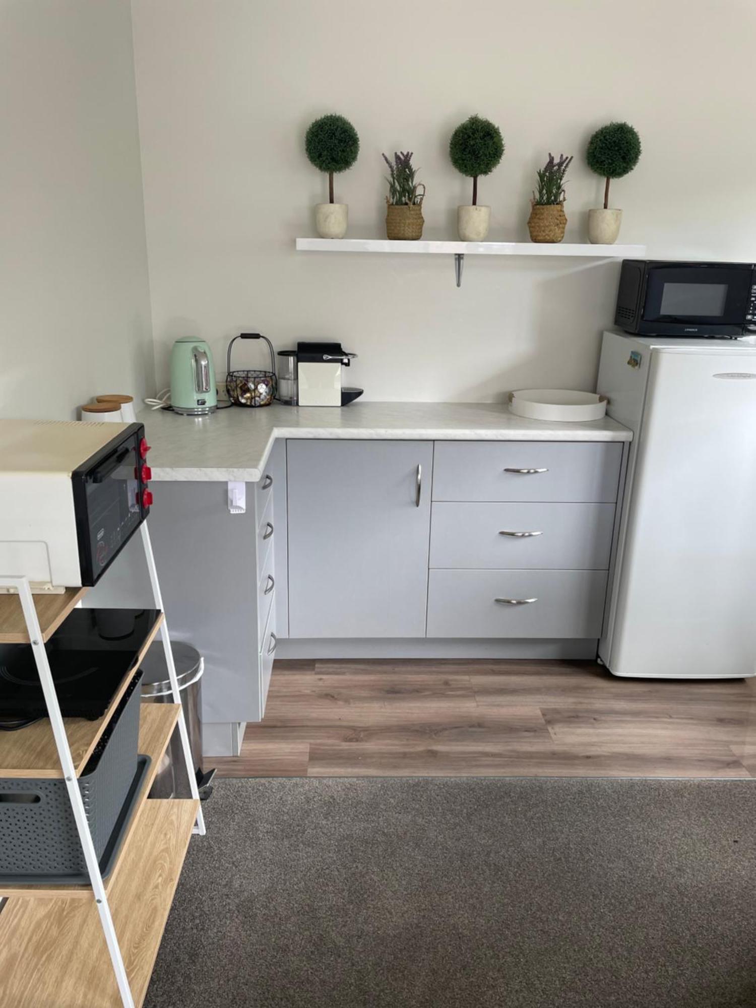Modern Studio Apartment Мотуэка Экстерьер фото
